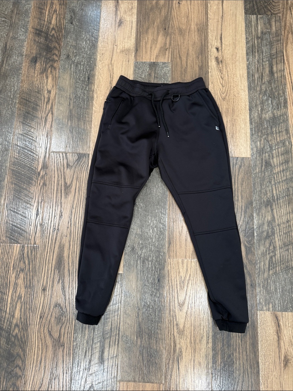 Men’s Born Tough Momentum Sweatpants. Size medium